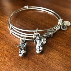 Two piece Otter Alex and Ani set